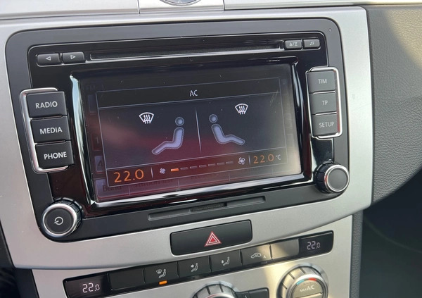 Volkswagen Passat cena 47900 przebieg: 137000, rok produkcji 2014 z Koszalin małe 154